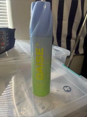 Coconut Whip Body Wash — Light Blue and Green